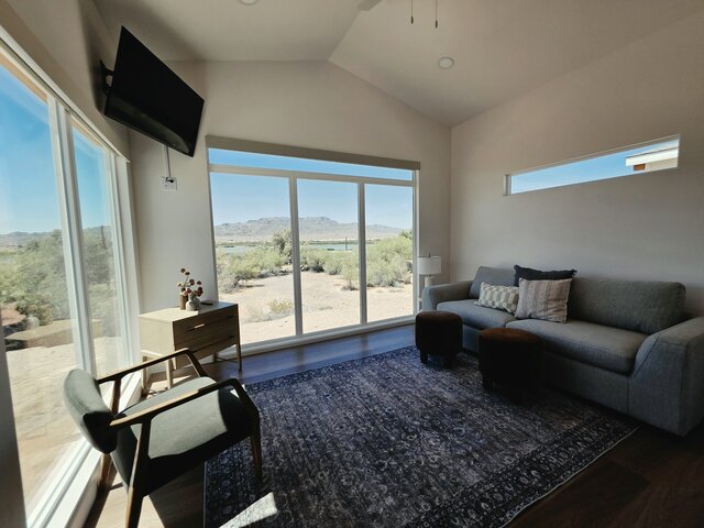 Image 4 for Casita Cabins 400