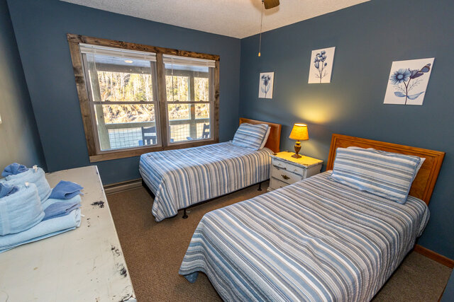 Image 6 for 102 - 141 Twin Falls Duplex Upper Level Cabin 141