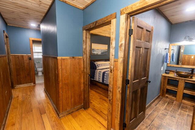 Image 11 for 105 - 18 Valley Lodge Cabin 18