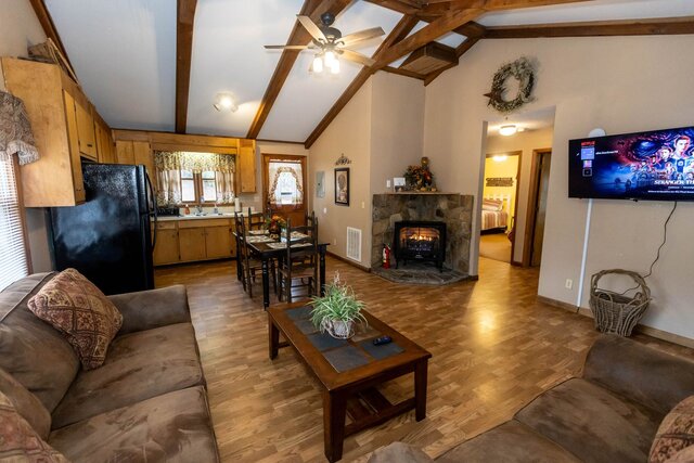 Image 4 for 121 - 90 Ridge Cabin 90