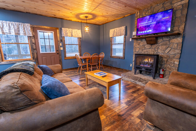 Image 2 for 102 - 141 Twin Falls Duplex Lower Level Cabin 141