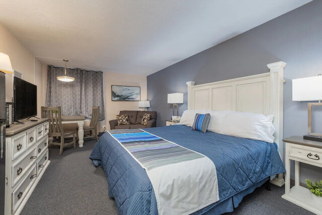 Image 1 for 205) King