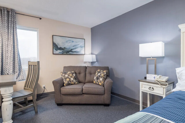 Image 4 for 205) King