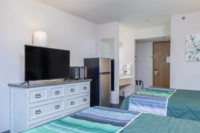 Image 2 for 209) Double Queen