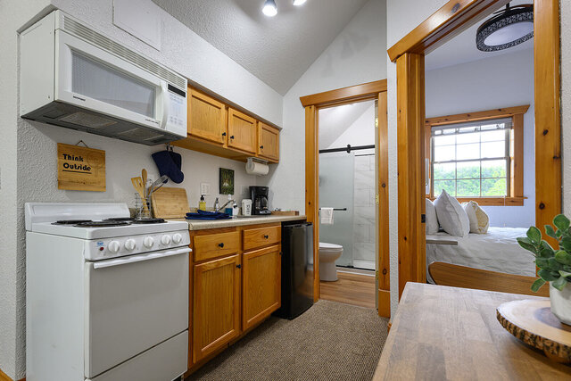 Image 2 for Lanesboro Suite & Treetop Deck @ The Resort