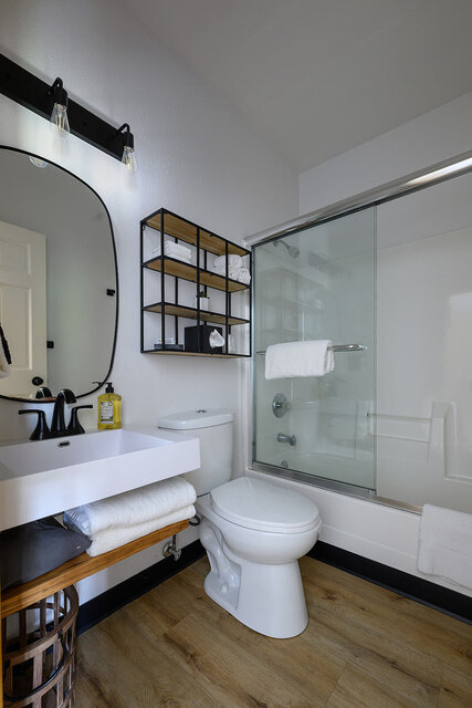 Image 4 for Fountain Corner Queen Room @ The Resort