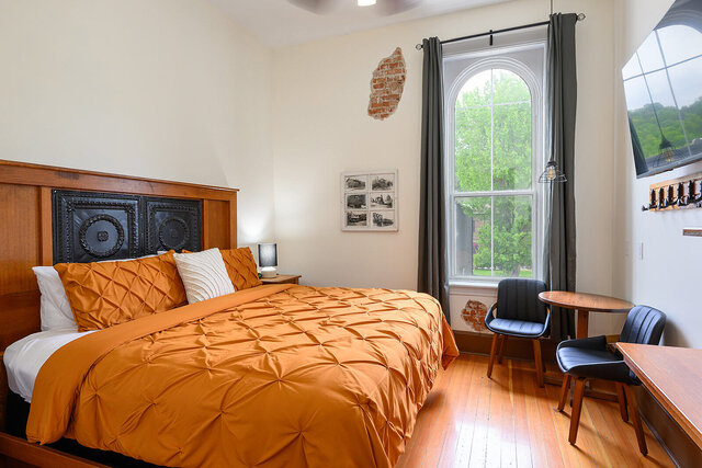 Image 1 for King Room @ Iron Horse