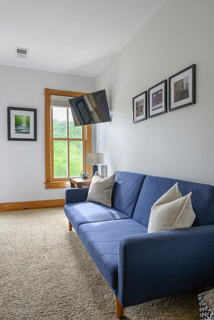 Image 3 for Fountain Corner Queen Room @ The Resort