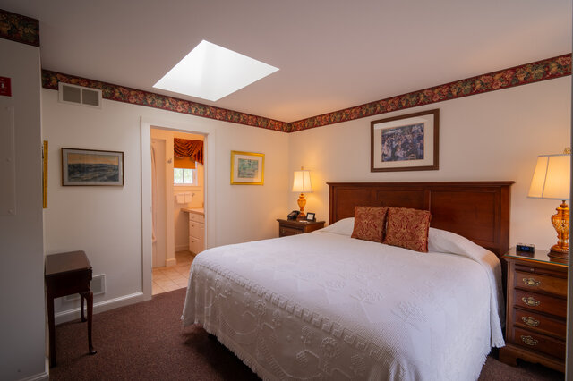 Image 2 for Pool Suite - Winstead Inn