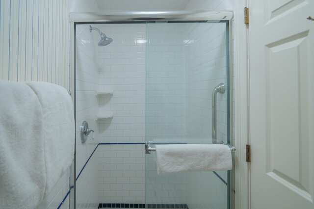 Image 9 for Admiral's Suite - Winstead Inn