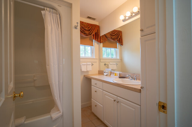 Image 8 for Pool Suite - Winstead Inn