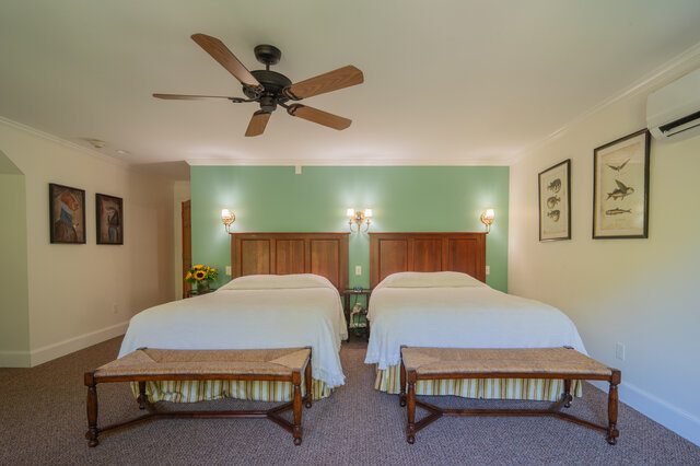 Image 2 for Commander's Stateroom - Winstead Inn