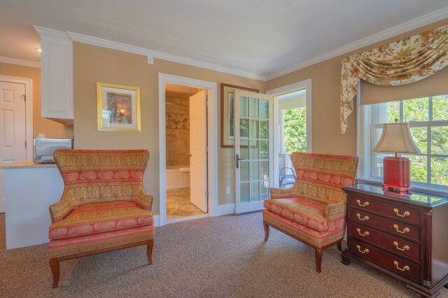 Image 3 for Topside Stateroom - Winstead Inn