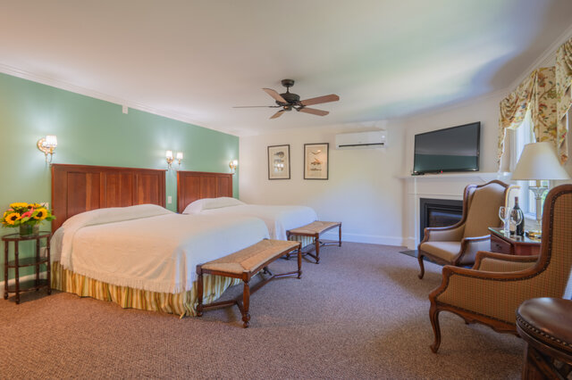 Image 1 for Commander's Stateroom - Winstead Inn