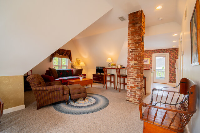 Image 1 for Pool Suite - Winstead Inn