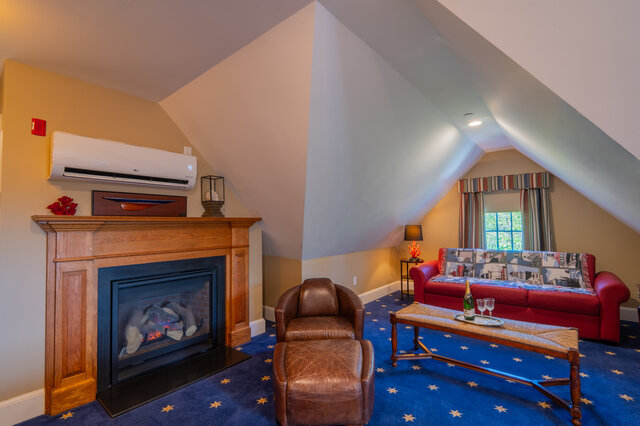 Image 3 for Crow's Nest - Winstead Inn