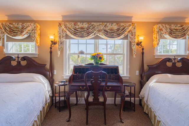 Image 9 for Topside Stateroom - Winstead Inn