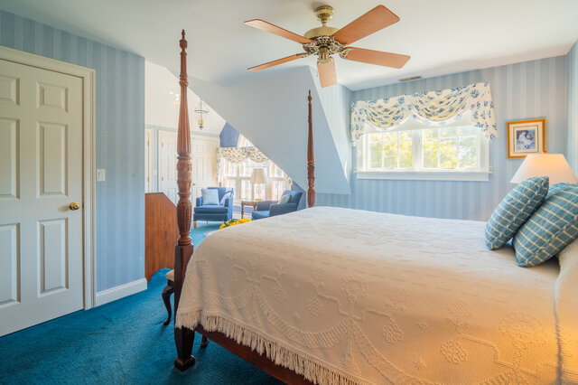 Image 3 for Admiral's Suite - Winstead Inn
