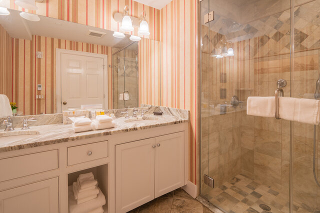 Image 6 for Foreward Stateroom - Winstead Inn