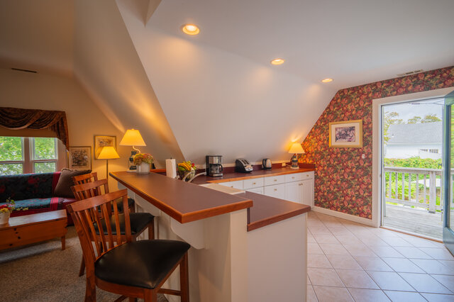 Image 4 for Pool Suite - Winstead Inn