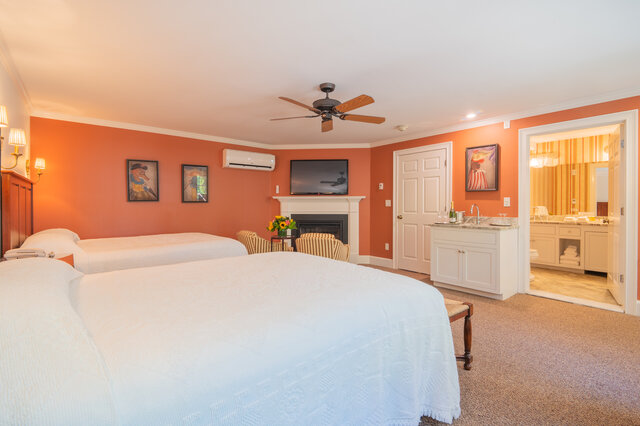 Image 2 for Foreward Stateroom - Winstead Inn