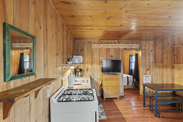 Image 6 for Small Cabin #1