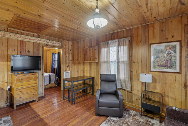 Image 5 for Small Cabin #1