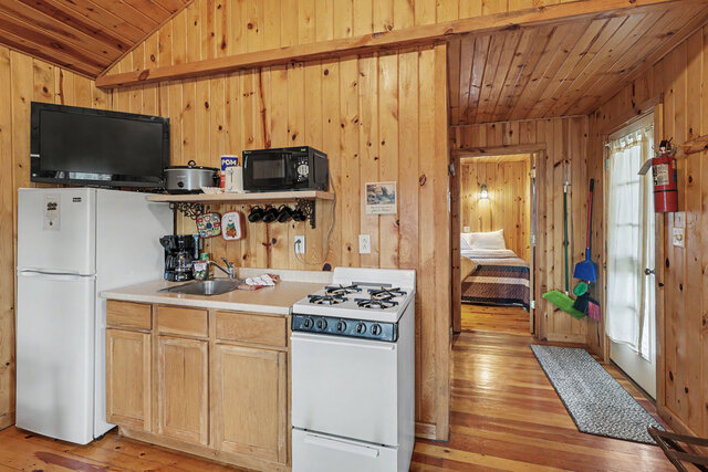 Image 7 for Medium Cabin #4