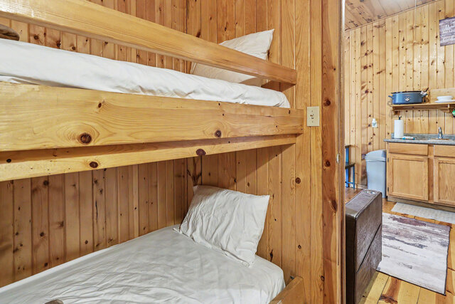 Image 11 for Cedar Cabin