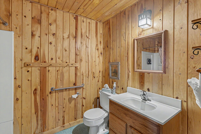 Image 17 for Medium Cabin #3 - The Three Pines