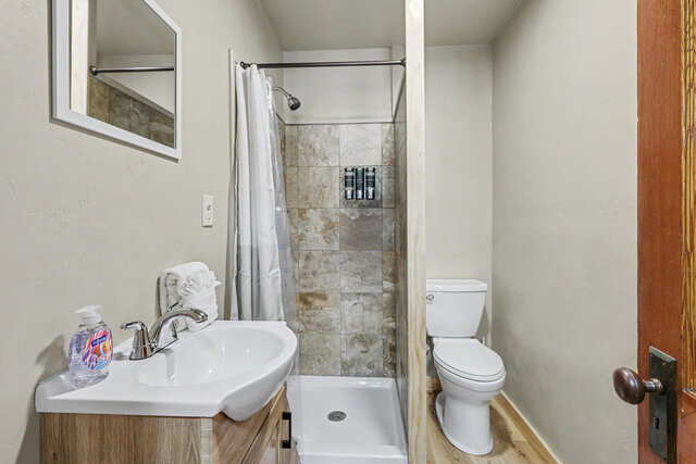 Image 15 for Medium Cabin #8