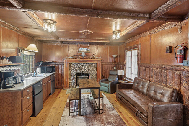 Image 14 for Large Cabin #5