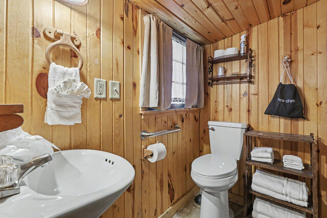 Image 19 for Large Cabin #5