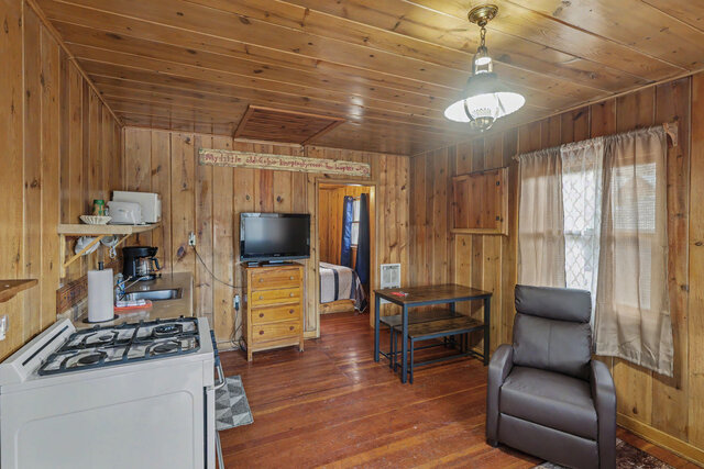 Image 7 for Small Cabin #2