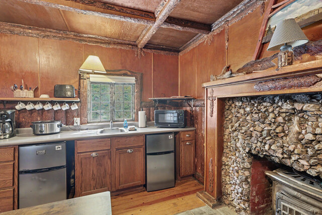 Image 15 for Large Cabin #5