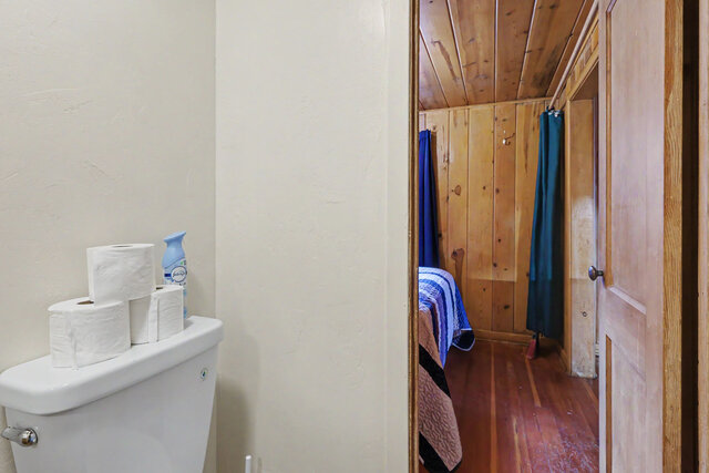 Image 10 for Small Cabin #2