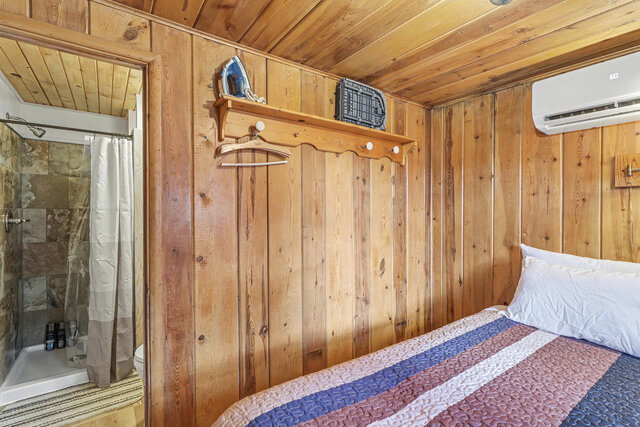 Image 11 for Small Cabin #1