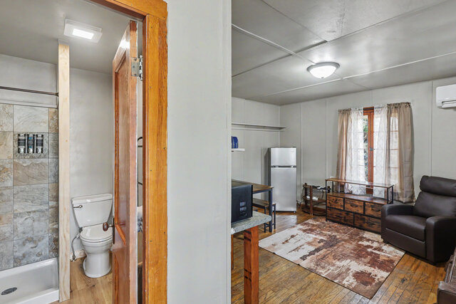 Image 4 for Medium Cabin #8
