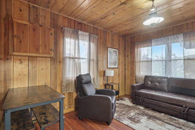 Image 4 for Small Cabin #1
