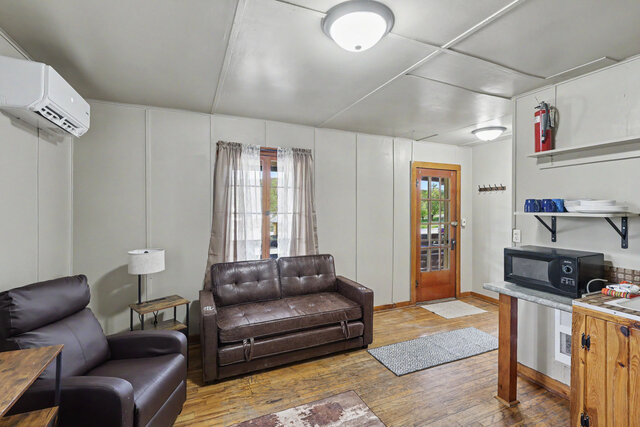 Image 8 for Medium Cabin #8