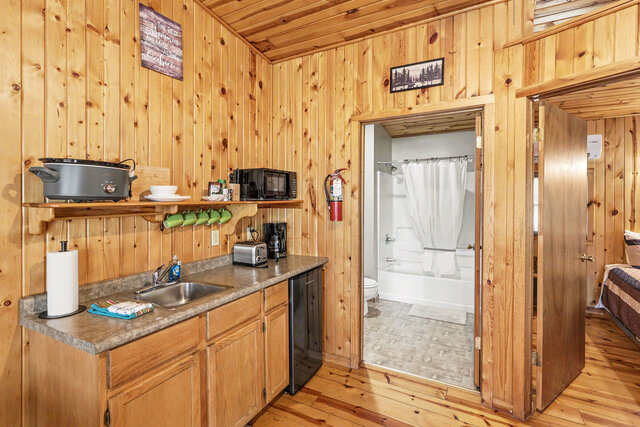 Image 15 for Cedar Cabin