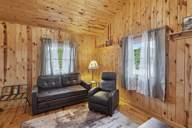 Image 13 for Medium Cabin #4