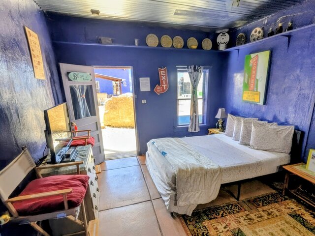 Image 3 for The Blue Room