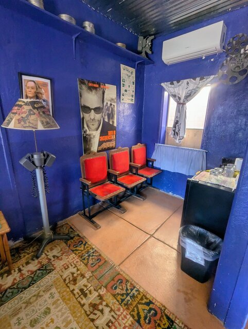 Image 5 for The Blue Room