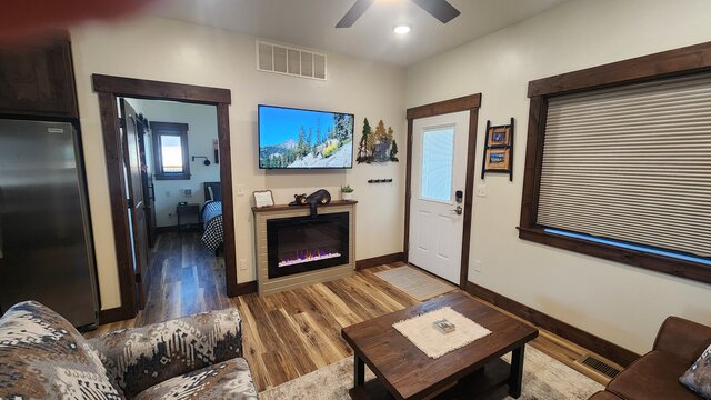 Image 2 for 408 Parkway D