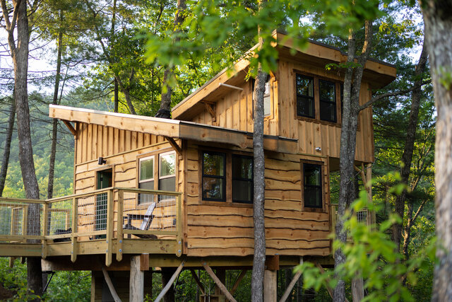 Image 1 for Tajar Treehouse