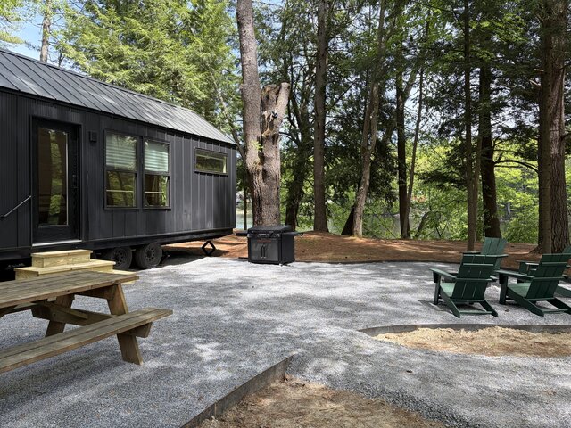 Image 2 for Chestnut Tiny Cabin