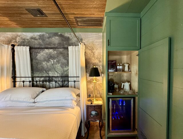 Image 4 for 200C Lodge Junior Suite