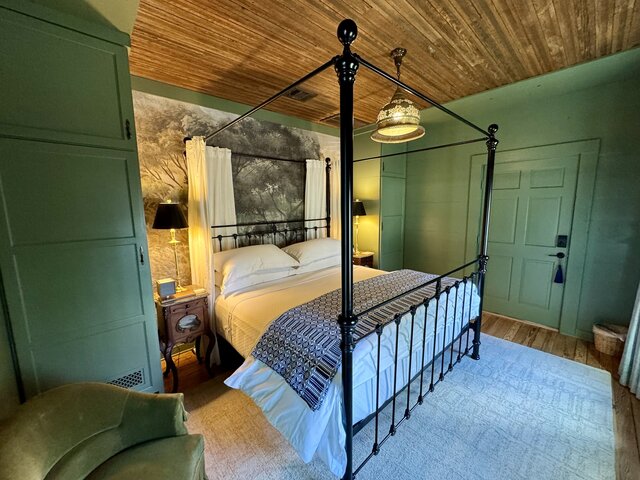 Image 3 for 200C Lodge Junior Suite