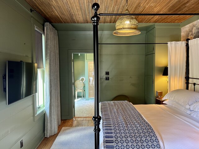 Image 2 for 200C Lodge Junior Suite